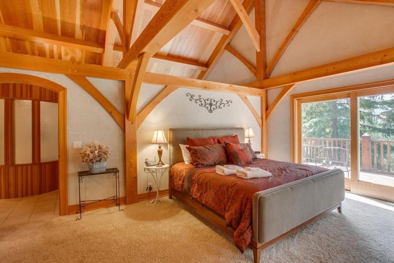 Snowgrass Lodge - River, Mountain Views & Hot Tub Leavenworth Exterior photo