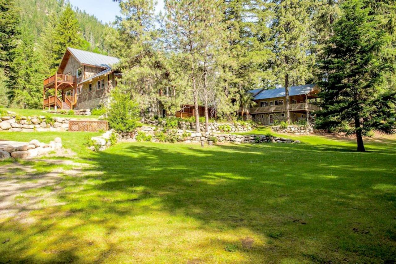 Snowgrass Lodge - River, Mountain Views & Hot Tub Leavenworth Exterior photo