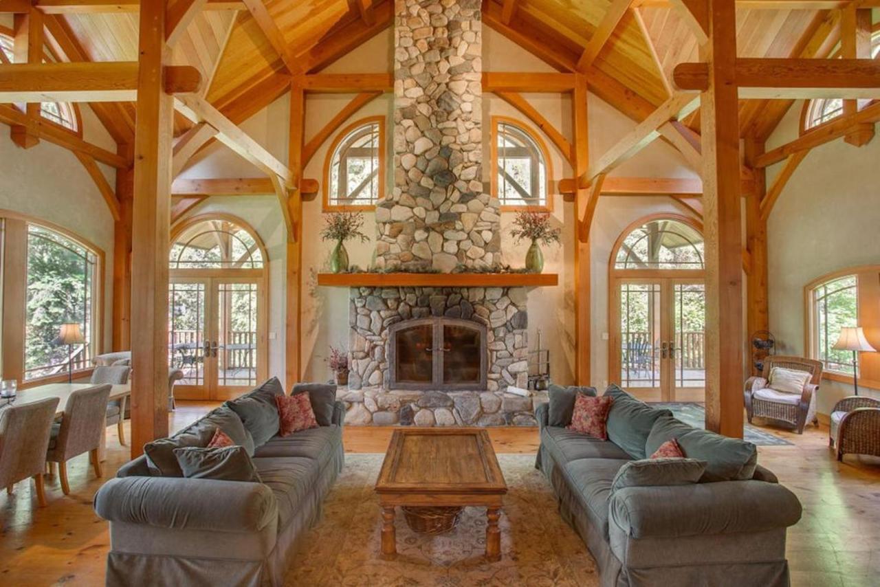 Snowgrass Lodge - River, Mountain Views & Hot Tub Leavenworth Exterior photo