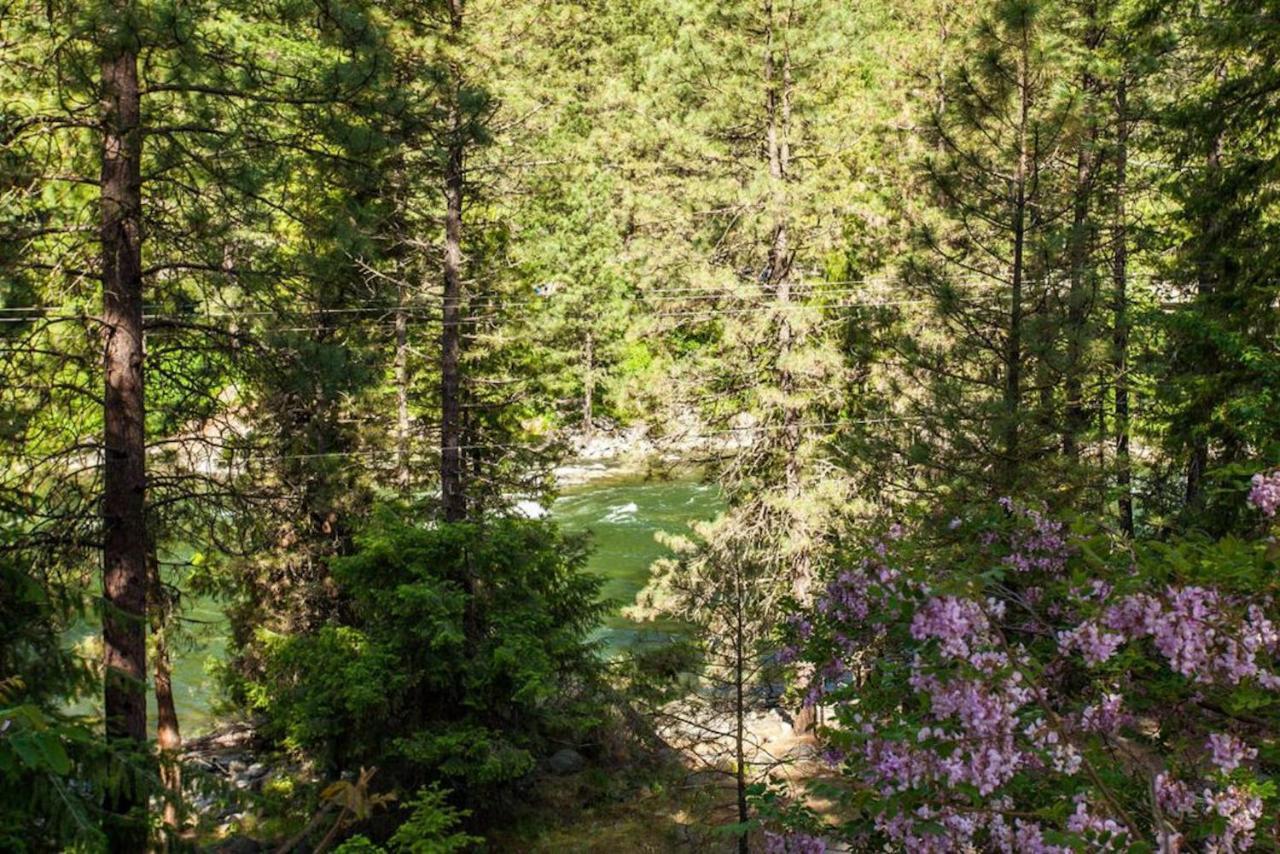 Snowgrass Lodge - River, Mountain Views & Hot Tub Leavenworth Exterior photo