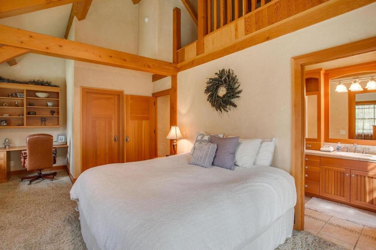 Snowgrass Lodge - River, Mountain Views & Hot Tub Leavenworth Exterior photo